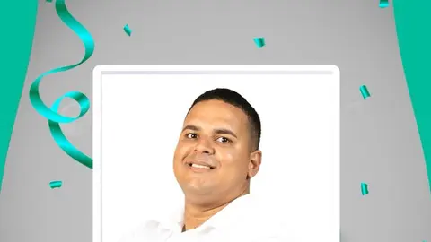 Vereador Vitor é homenageado com voto de congratulações em sessão