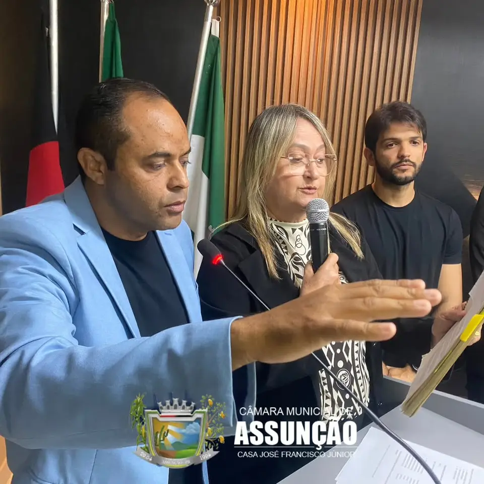 Câmara de Assunção empossa Vereador Raimundo Taveira em sessão plenária